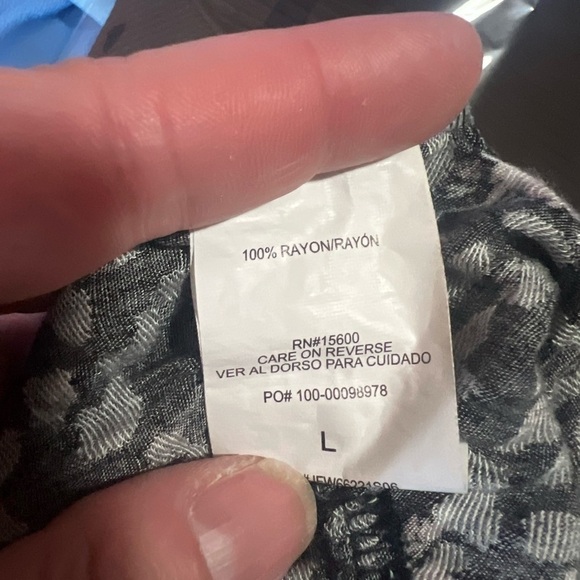 Daisy and Delilah Kristen Ruched Top Size L - Picture 7 of 7